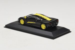 McLaren F1 Czarny Z Żółtymi Paskami Minichamps 1:43 MCLAREN004 Metal — zdjęcie 2 z 4