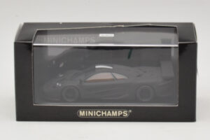 McLaren F1 GTR Longtail Czarny Mat 1997 Minichamps 1:43 MCLAREN010 Metal — zdjęcie 4 z 4
