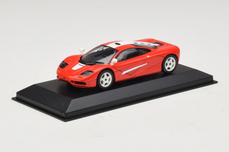 McLaren F1 Czerwony Z Białymi Paskami Minichamps 1:43 McLaren F1 Czerwony Z Białymi Paskami Minichamps 1:43 MCLAREN005 Metal