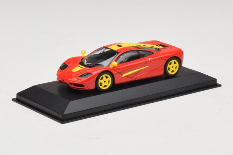 McLaren F1 Czerwony Z Żółtymi Paskami Minichamps 1:43 MCLAREN006 Metal