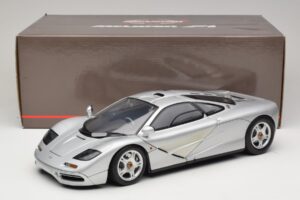 McLaren F1 Srebrny Minichamps 1:12 530133123 Metal — zdjęcie 8 z 8