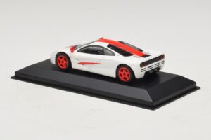 McLaren F1 Biały Z Czerwonymi Paskami Minichamps 1:43 MCLAREN003 Metal — zdjęcie 2 z 4