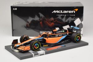 McLaren MCL36 #3 D. Ricciardo Bahrain GP 2022 Minichamps 1:18 537221803 Metal — zdjęcie 2 z 7