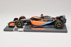 McLaren MCL36 #3 D. Ricciardo Bahrain GP 2022 Minichamps 1:18 537221803 Metal — zdjęcie 4 z 7