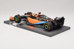 McLaren MCL36 #3 D. Ricciardo Bahrain GP 2022 Minichamps 1:18 537221803 Metal — zdjęcie 5 z 7