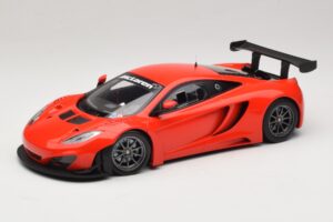 McLaren MP4-12C GT3 Czerwony 2013 Minichamps 1:18 151121392 Metal