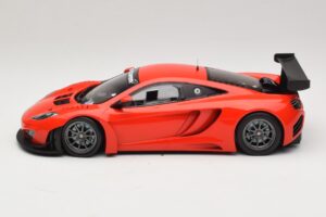 McLaren MP4-12C GT3 Czerwony 2013 Minichamps 1:18 151121392 Metal — zdjęcie 3 z 6
