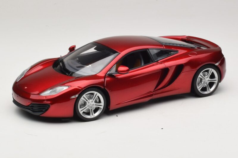 McLaren MP4-12C Czerwony Metalik Minichamps 1:18 110133022 Metal