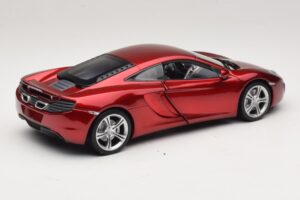 McLaren MP4-12C Czerwony Metalik Minichamps 1:18 110133022 Metal — zdjęcie 3 z 8