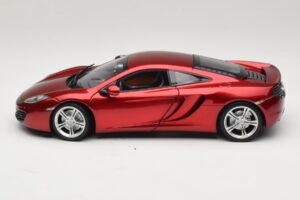 McLaren MP4-12C Czerwony Metalik Minichamps 1:18 110133022 Metal — zdjęcie 4 z 8
