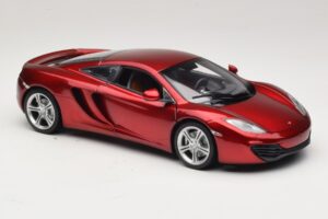 McLaren MP4-12C Czerwony Metalik Minichamps 1:18 110133022 Metal — zdjęcie 6 z 8