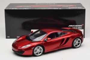 McLaren MP4-12C Czerwony Metalik Minichamps 1:18 110133022 Metal — zdjęcie 8 z 8