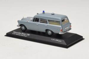 Mercedes 190 W110 Ambulans DRK Minichamps 1:43 400037270 Metal — zdjęcie 3 z 4