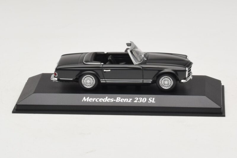 Mercedes 230 SL W113 Szary Maxichamps 1:43 Mercedes 230 SL W113 Szary Maxichamps 1:43 94003231 Metal