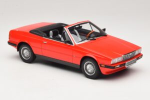 Mercedes 300 Kabriolet Ciemnoczerwony Minichamps 1:43 437032131 Metal — zdjęcie 4 z 6