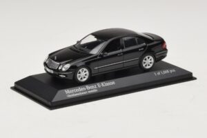 Mercedes E-Class W211 Czarny Metalik Minichamps 1:43 400036001 Metal — zdjęcie 2 z 4