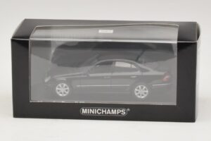 Mercedes E-Class W211 Czarny Metalik Minichamps 1:43 400036001 Metal — zdjęcie 4 z 4