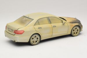 Mercedes E-Class W212 Spalony Dubaj Samochód Artystyczny Minichamps 1:18 MB008 Metal — zdjęcie 2 z 6
