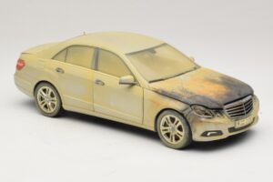 Mercedes E-Class W212 Spalony Dubaj Samochód Artystyczny Minichamps 1:18 MB008 Metal — zdjęcie 4 z 6