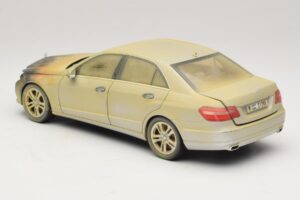 Mercedes E-Class W212 Spalony Dubaj Samochód Artystyczny Minichamps 1:18 MB008 Metal — zdjęcie 5 z 6