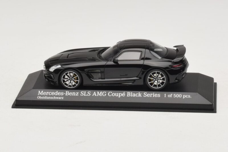 Mercedes SLS AMG C197 Black Series Czarny Metalik Minichamps 1:43 Mercedes SLS AMG C197 Black Series Czarny Metalik Minichamps 1:43 437033020 Metal