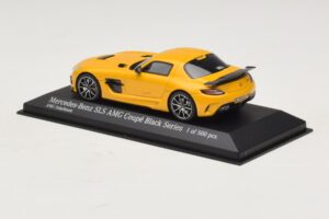 Mercedes SLS AMG C197 Black Series Złoty Minichamps 1:43 437033022 Metal — zdjęcie 3 z 4