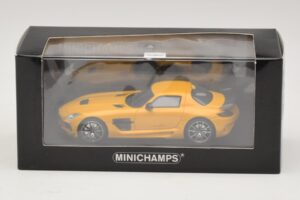Mercedes SLS AMG C197 Black Series Złoty Minichamps 1:43 437033022 Metal — zdjęcie 4 z 4