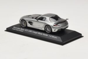 Mercedes SLS AMG C197 Black Series Szary Metalik Minichamps 1:43 437033024 Metal — zdjęcie 3 z 4