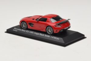 Mercedes SLS AMG C197 Black Series Czerwony Minichamps 1:43 437033021 Metal — zdjęcie 3 z 4