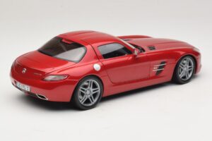 Mercedes SLS AMG C197 Czerwony Metalik Minichamps 1:18 100039020 Metal — zdjęcie 3 z 8