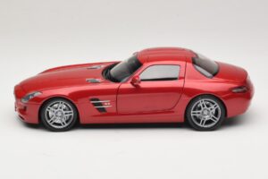 Mercedes SLS AMG C197 Czerwony Metalik Minichamps 1:18 100039020 Metal — zdjęcie 4 z 8