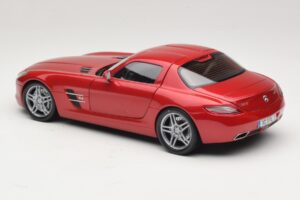 Mercedes SLS AMG C197 Czerwony Metalik Minichamps 1:18 100039020 Metal — zdjęcie 7 z 8