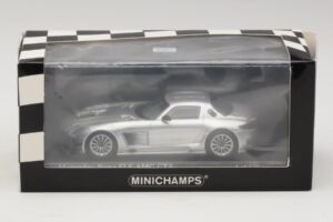 Mercedes SLS AMG GT3 Srebrny Minichamps 1:43 410113202 Metal — zdjęcie 4 z 4