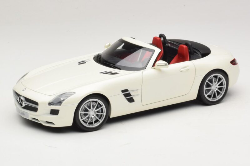 Mercedes SLS AMG Roadster Mystic White II Minichamps 1:18 B66960079 Metal