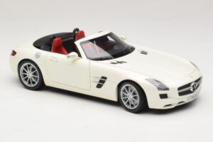 Mercedes SLS AMG Roadster Mystic White II Minichamps 1:18 B66960079 Metal — zdjęcie 8 z 9