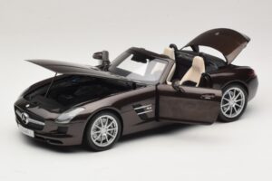 Mercedes SLS AMG Sepang Brown Minichamps 1:18 B66960080 Metal — zdjęcie 2 z 9