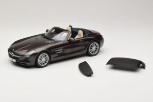 Mercedes SLS AMG Sepang Brown Minichamps 1:18 B66960080 Metal — zdjęcie 3 z 9
