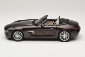 Mercedes SLS AMG Sepang Brown Minichamps 1:18 B66960080 Metal — zdjęcie 5 z 9