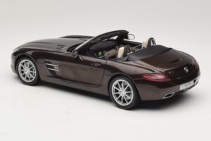 Mercedes SLS AMG Sepang Brown Minichamps 1:18 B66960080 Metal — zdjęcie 8 z 9