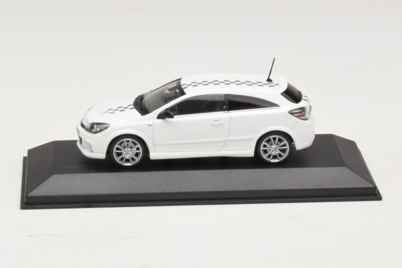 Opel Astra H OPC Nurburgring Edition Biały Minichamps 1:43 ASTRA005 Metal
