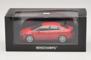 Opel Astra J Czerwony Minichamps 1:43 410042001 Metal — zdjęcie 4 z 4