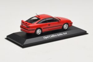 Opel Calibra Turbo 4x4 Czerwony Maxichamps 1:43 940045721 Metal — zdjęcie 2 z 4
