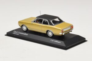 Opel Commodore A Złoty Metalik Minichamps 1:43 430046165 Metal — zdjęcie 3 z 4