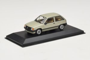 Opel Corsa A Jasnozielony Metalik Minichamps 1:43 CORSA001 Metal — zdjęcie 2 z 4