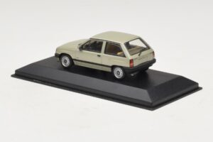 Opel Corsa A Jasnozielony Metalik Minichamps 1:43 CORSA001 Metal — zdjęcie 3 z 4