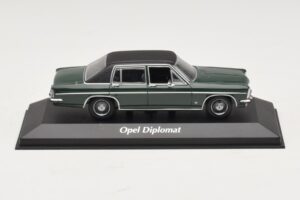 Opel Diplomat B Ciemnozielony Maxichamps 1:43 940046070 Metal
