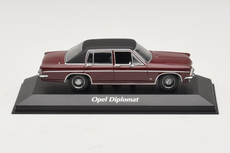 Opel Diplomat B Ciemnoczerwony Maxichamps 1:43 940046071 Metal