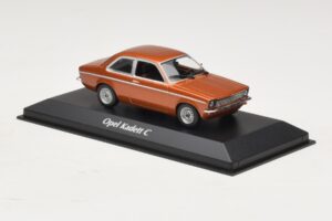 Opel Kadett C Bronzowy Metalik Maxichamps 1:43 940045600 Metal — zdjęcie 3 z 4