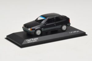 Opel Kadett E Black Metallic Minichamps 1:43 400045901 Metal — zdjęcie 2 z 4