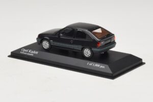 Opel Kadett E Black Metallic Minichamps 1:43 400045901 Metal — zdjęcie 3 z 4
